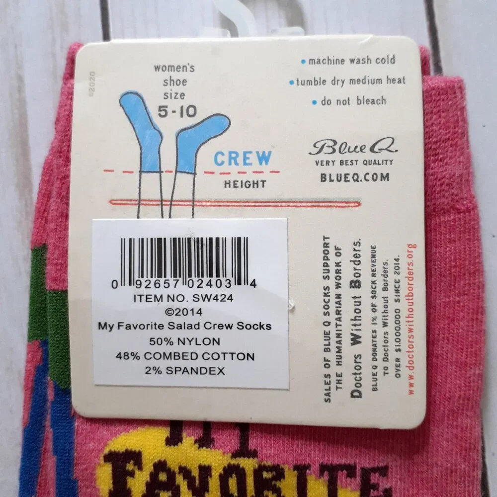 NWT Blue Q Set of Two Women's Socks Size 5-10 and Oven Mitt Pink Blue Green